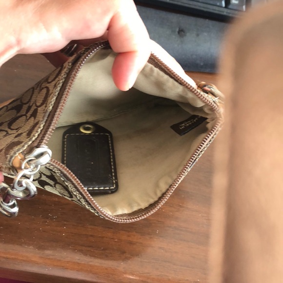 Coach wristlet - Picture 3 of 3